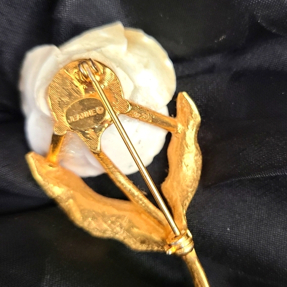 Rare Vintage Gold Tone and Porcelain Flowered Brooch, Signed - Picture 5 of 8